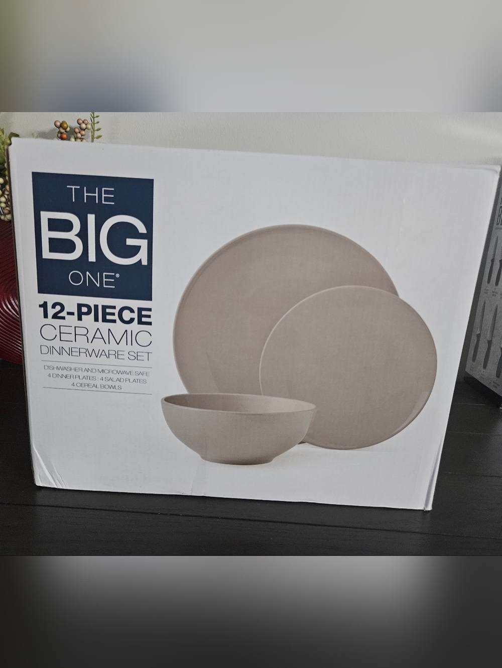 New The Big One Beige Ceramic 12-Piece Dinnerware Set
